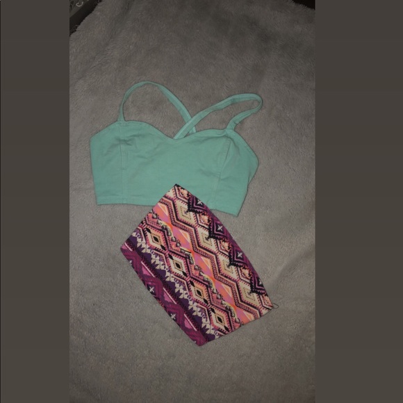 2 crop tops✨ - Picture 1 of 2